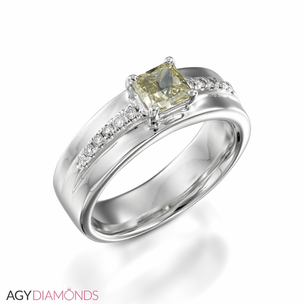 Bild von 0.52 Gesamtkarat Designer-Verlobungsring mit Princessdiamant